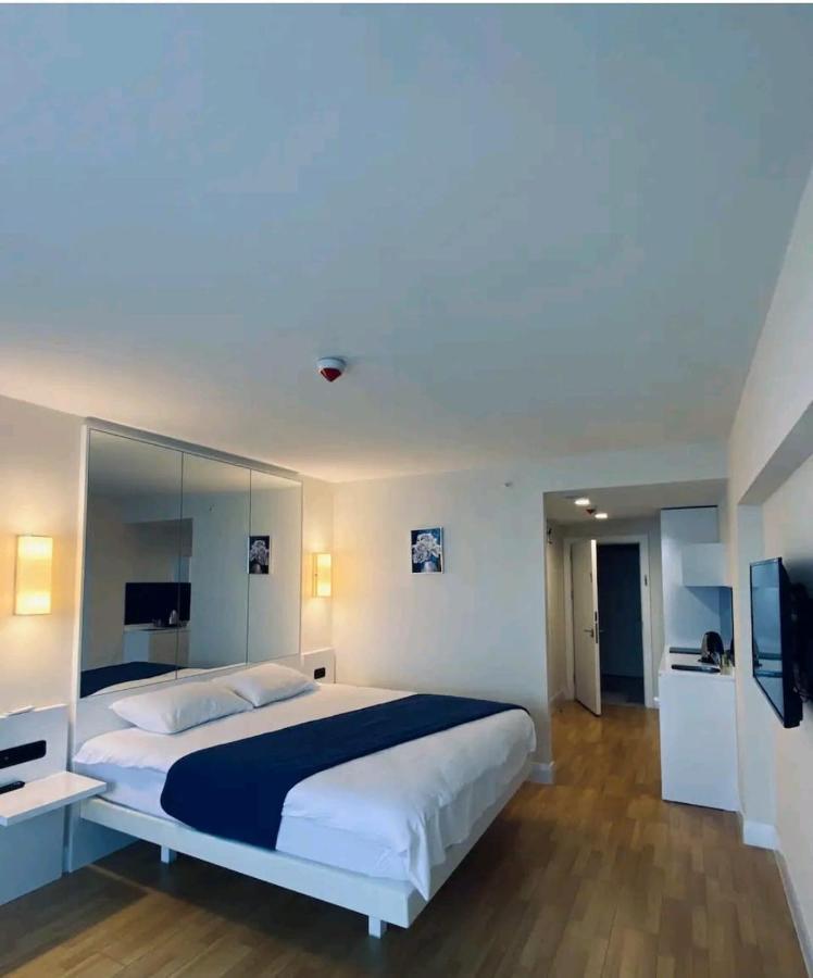 Orbi City Apartment Батуми Екстериор снимка