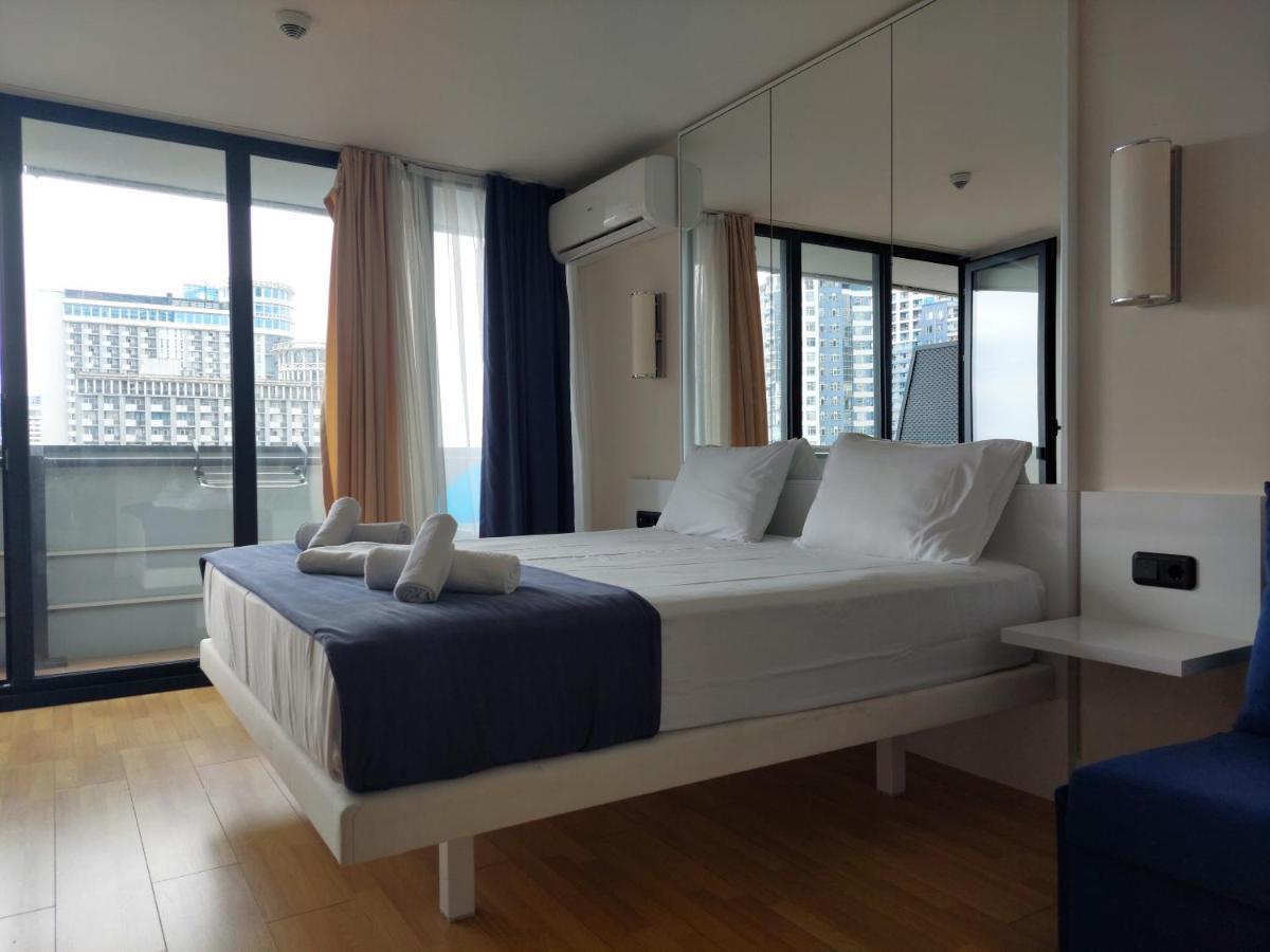 Orbi City Apartment Батуми Екстериор снимка